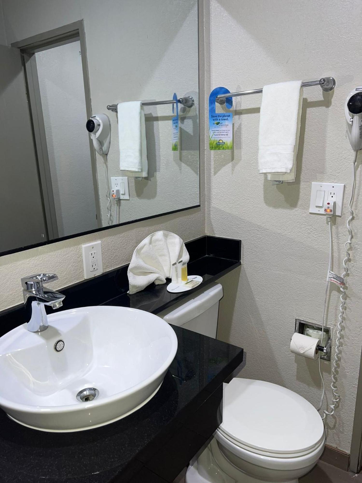 Days Inn By Wyndham El Centro Εξωτερικό φωτογραφία